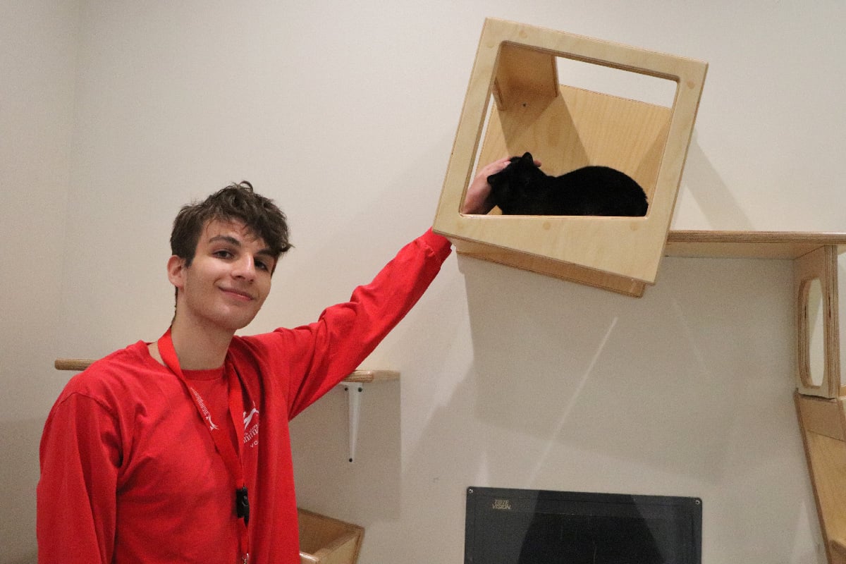 Volunteer Eric Greene